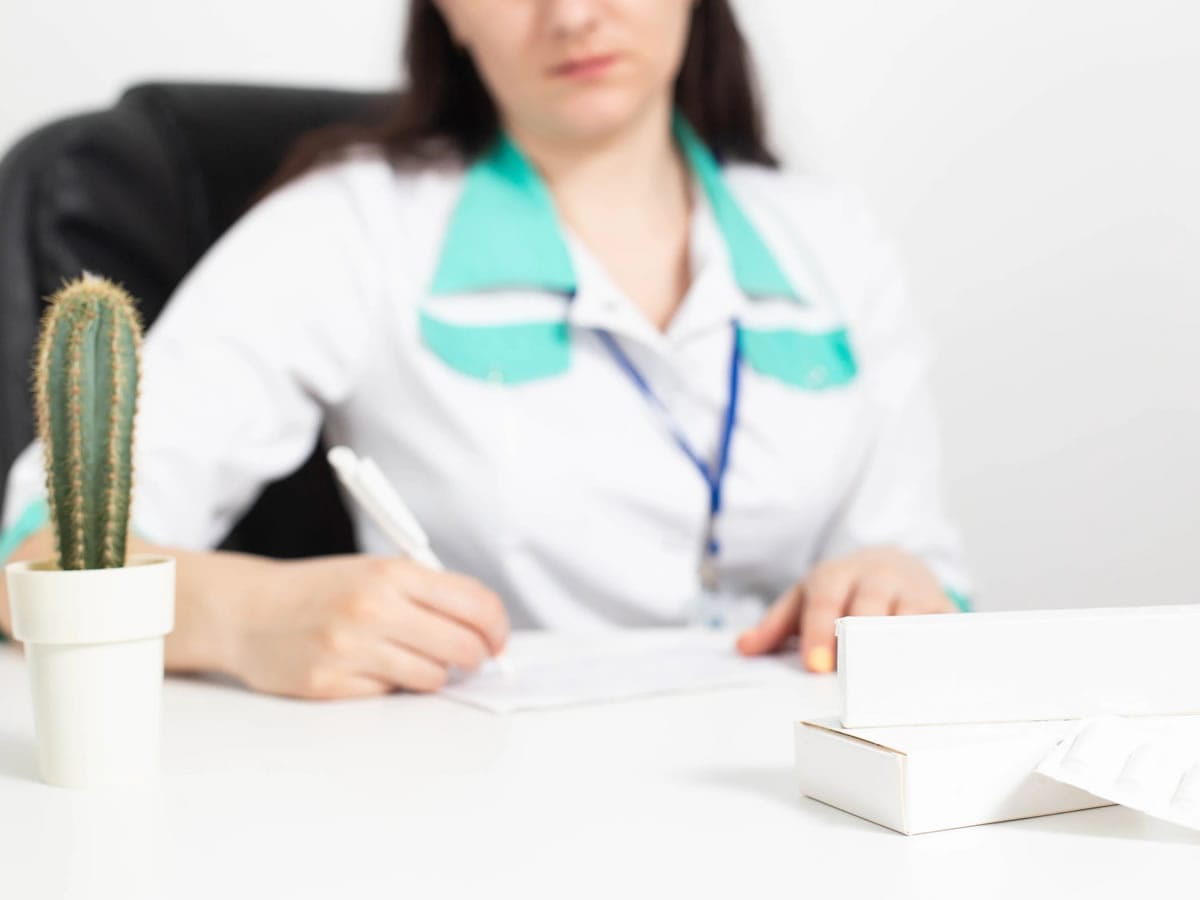 دکتر هموروئید خانم